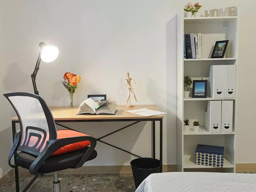 Immagine 6 di Camera in affitto  in Viale Bognar a Pozzuoli