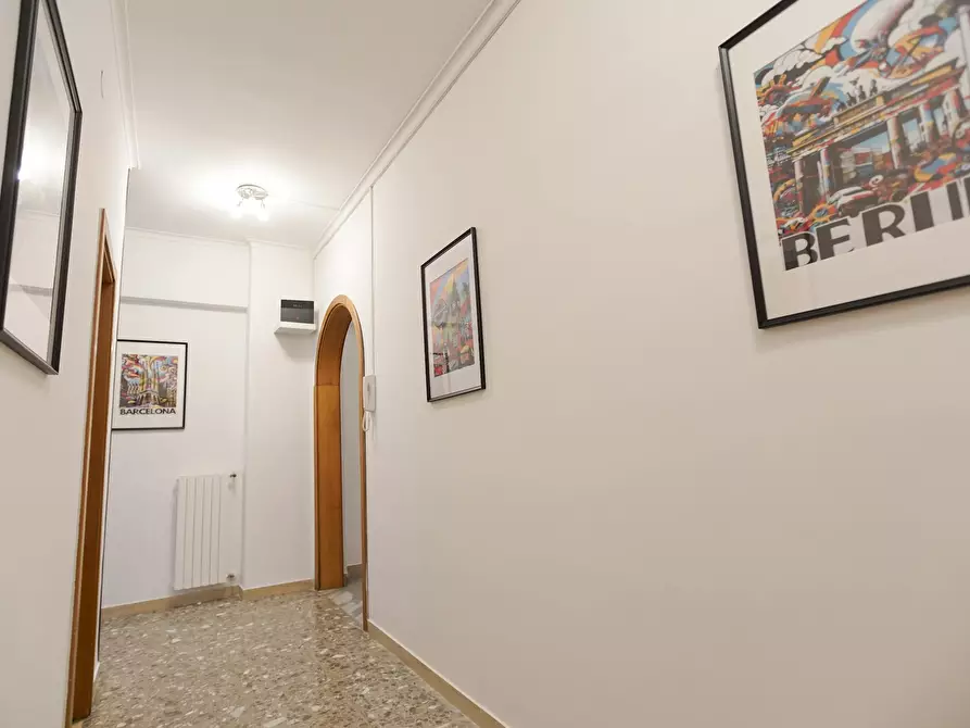 Immagine 9 di Camera in affitto  in Viale Bognar a Pozzuoli