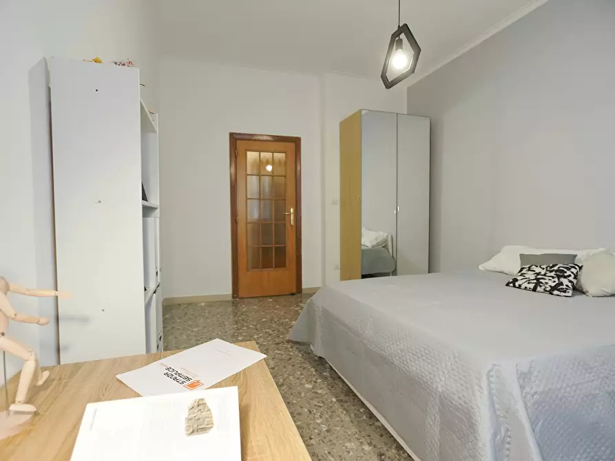 Immagine 3 di Camera in affitto  in Viale Bognar a Pozzuoli