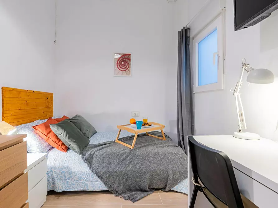 Immagine 3 di Camera in affitto  in Carrer d'Honorat Juan a Valencia