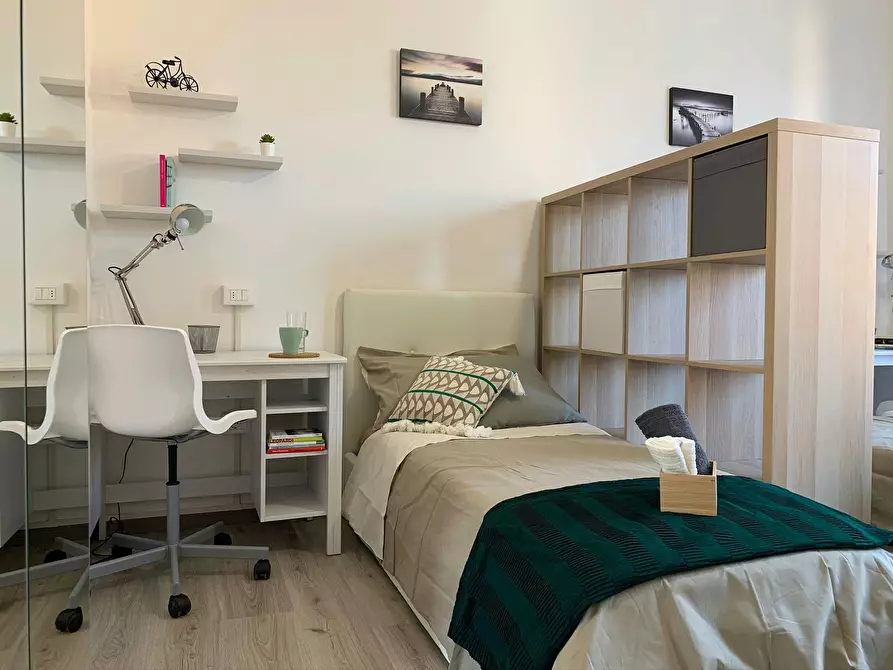 Immagine 4 di Camera in affitto  in Via Mazzini a Bologna