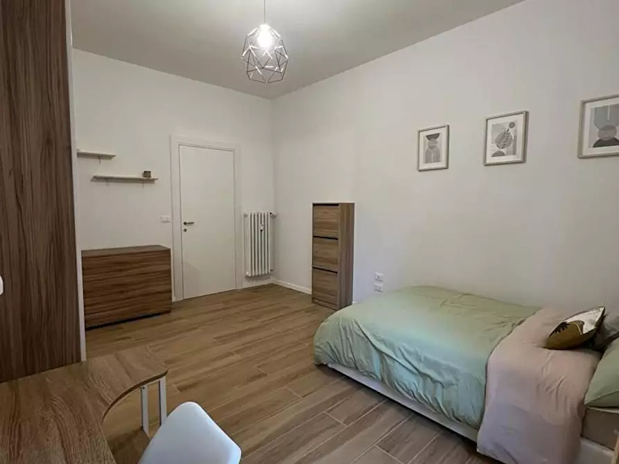 Immagine 4 di Camera in affitto  in Via Fossolo a Bologna