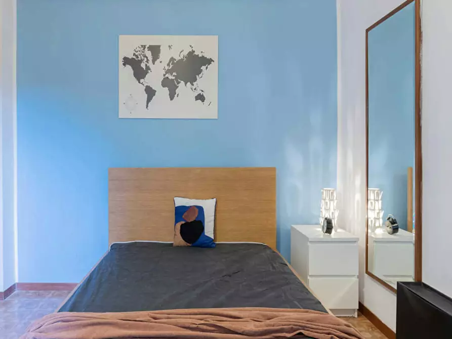 Immagine 2 di Camera in affitto  in Via San Donato a Bologna