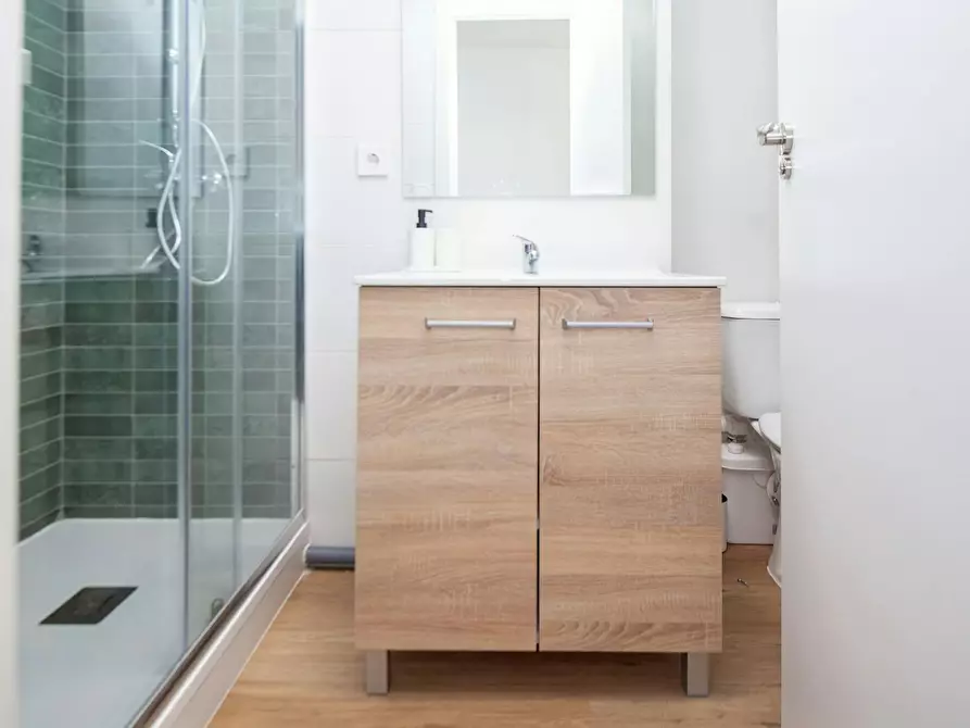 Immagine 6 di Camera in affitto  in Carrer de les Illes Canàries a Valencia