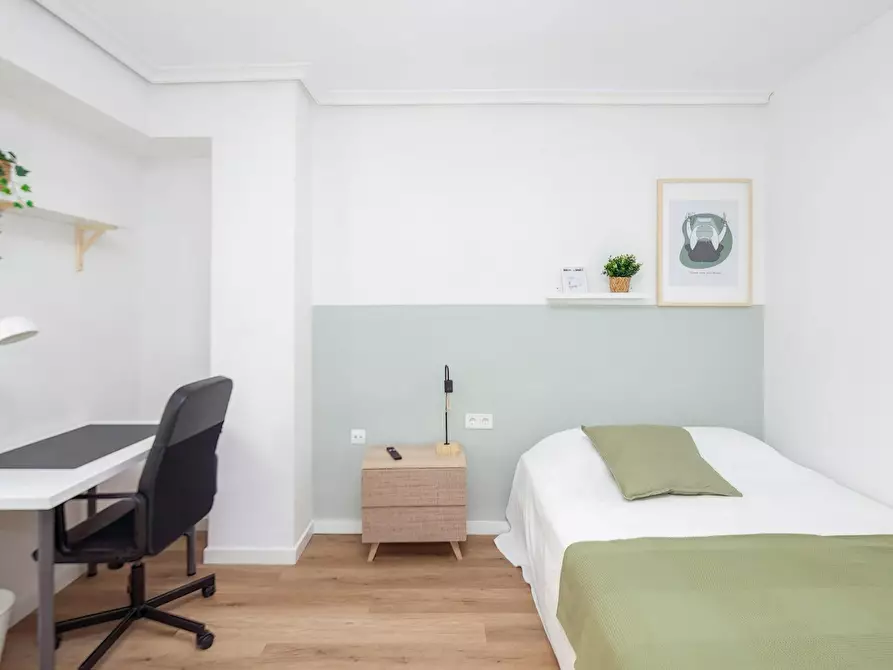 Immagine 2 di Camera in affitto  in Carrer de les Illes Canàries a Valencia