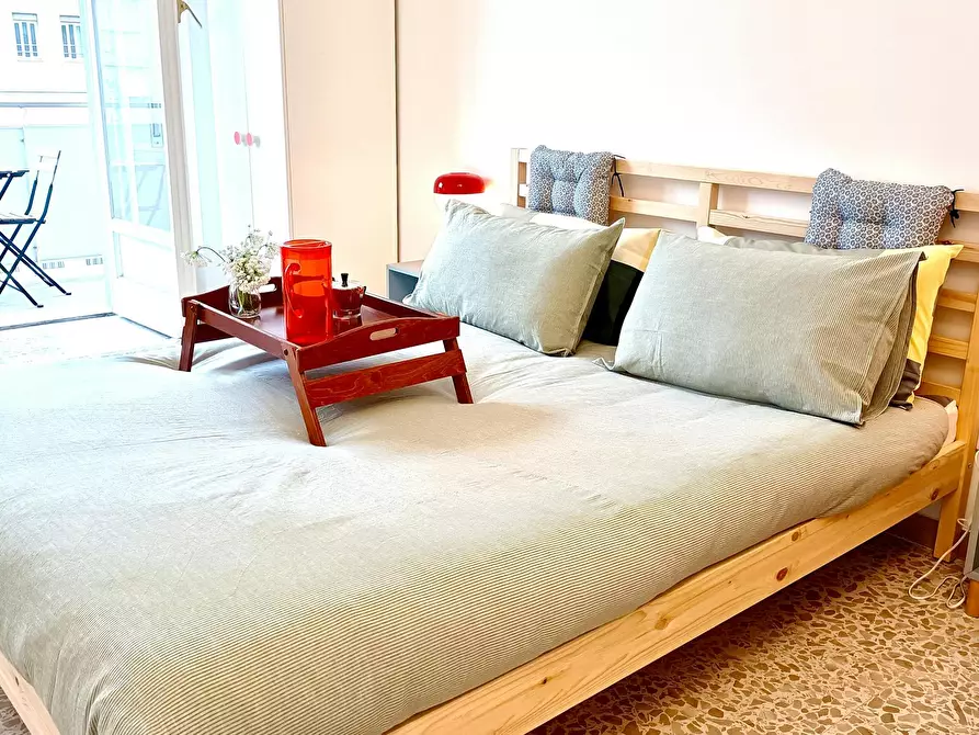 Immagine 8 di Camera in affitto  in Via Antonino Lo Surdo a Roma