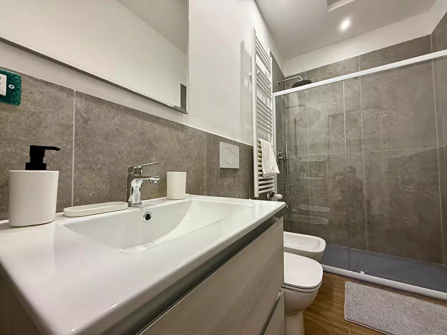 Immagine 8 di Camera in affitto  in Via Cesana a Torino