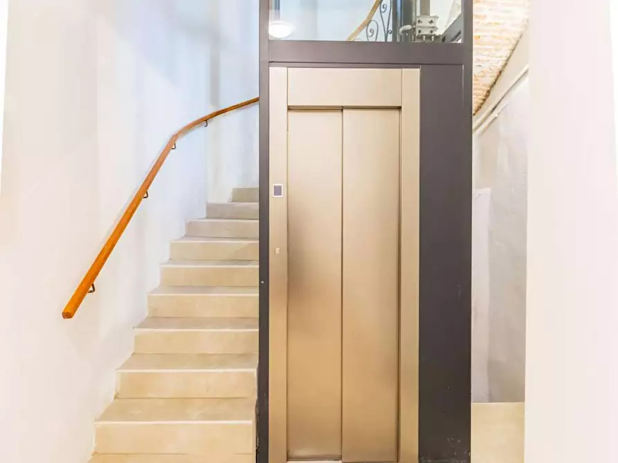 Immagine 10 di Camera in affitto  in Viale Alfredo Oriani a Bologna