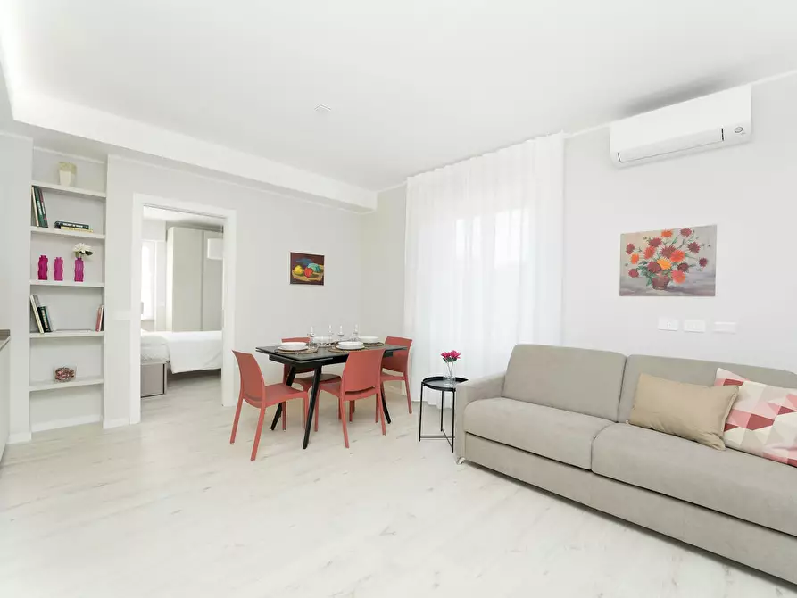 Immagine 1 di Appartamento in affitto  in Via Alfredo Comandini a Milano