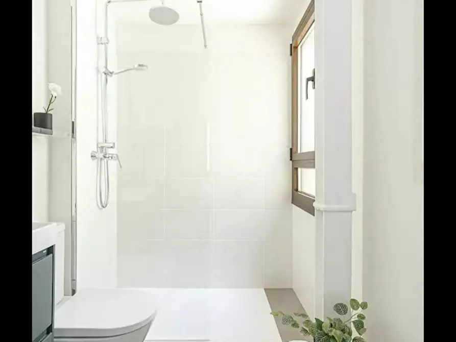 Immagine 5 di Appartamento in affitto  in Carrer de Sant Bertran a Barcelona