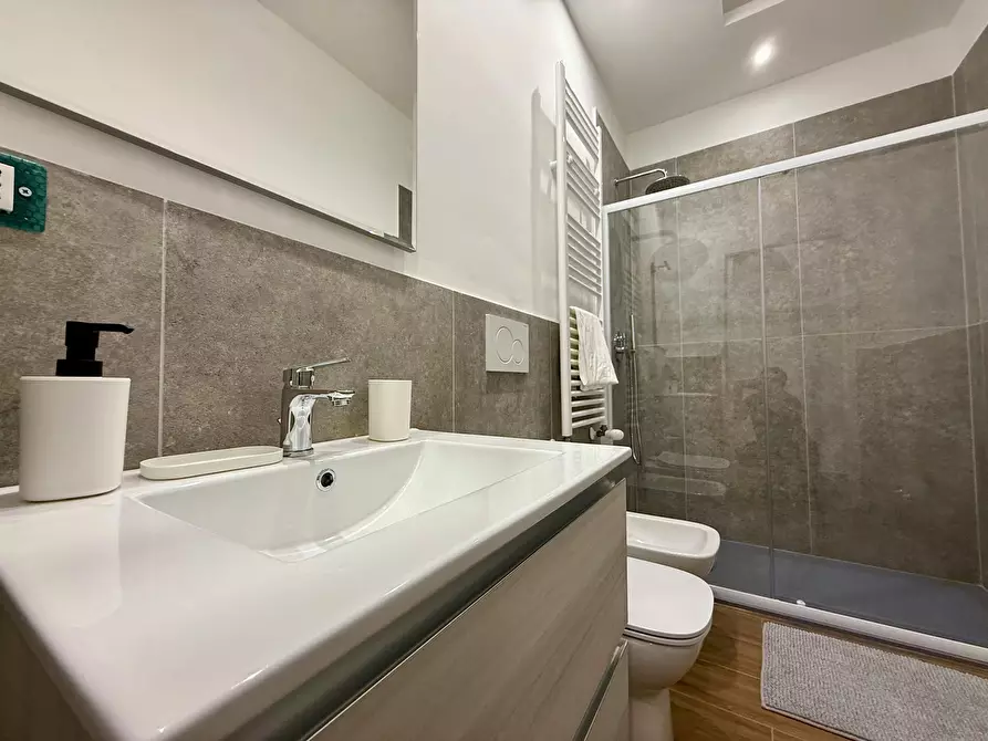 Immagine 8 di Camera in affitto  in Via Cesana a Torino