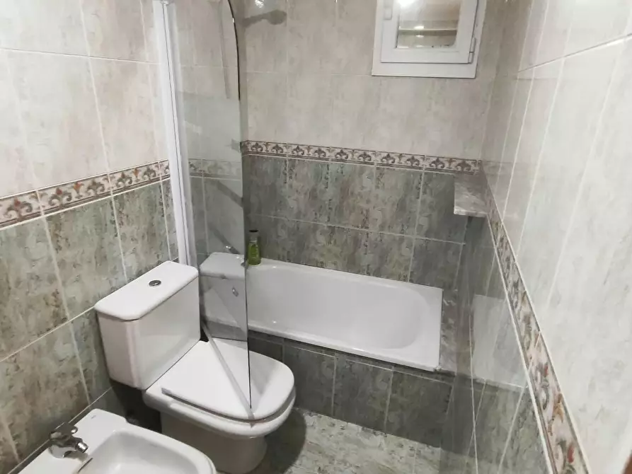 Immagine 7 di Camera in affitto  in Calle Saturnino Fresno a Oviedo