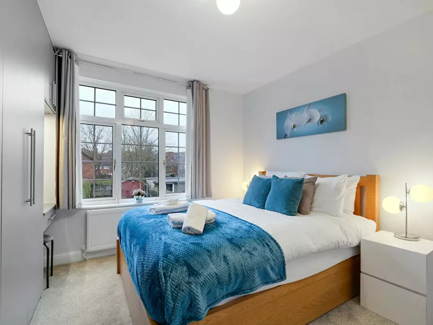 Immagine 2 di Casa indipendente in affitto  in Rosslyn Crescent a Brent