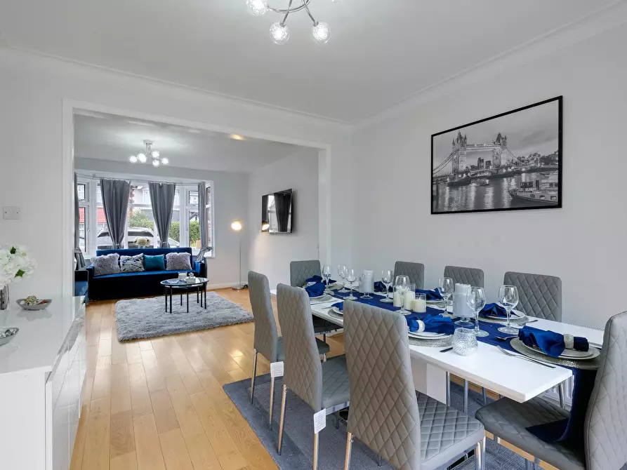 Immagine 10 di Casa indipendente in affitto  in Rosslyn Crescent a Brent