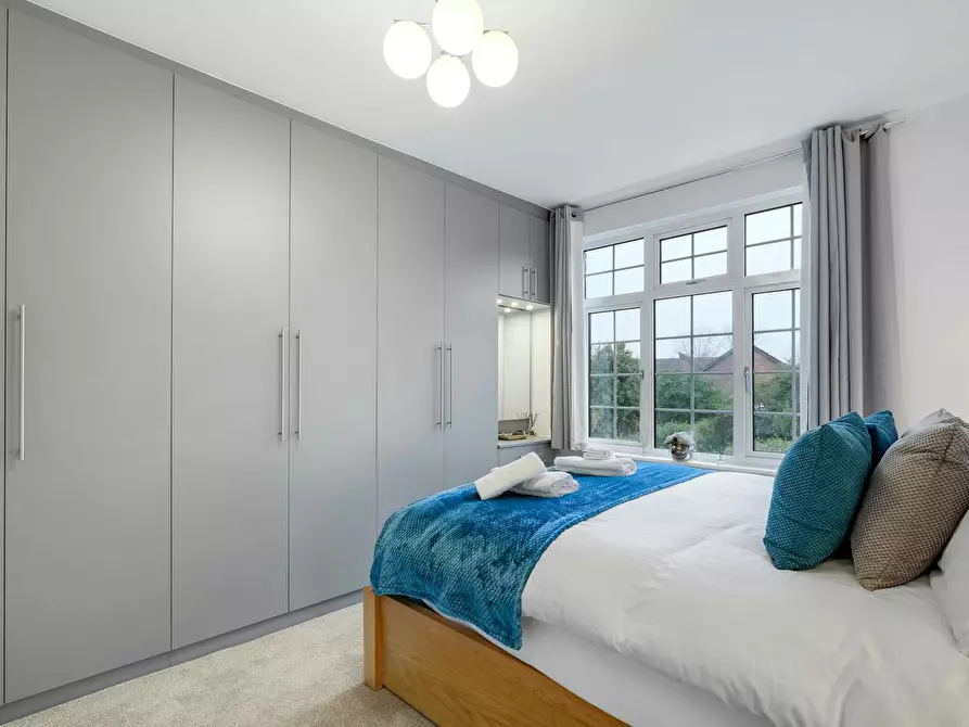 Immagine 1 di Casa indipendente in affitto  in Rosslyn Crescent a Brent