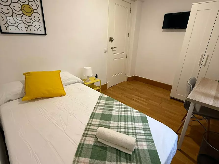 Immagine 4 di Camera in affitto  in Calle Altamira a Almeria