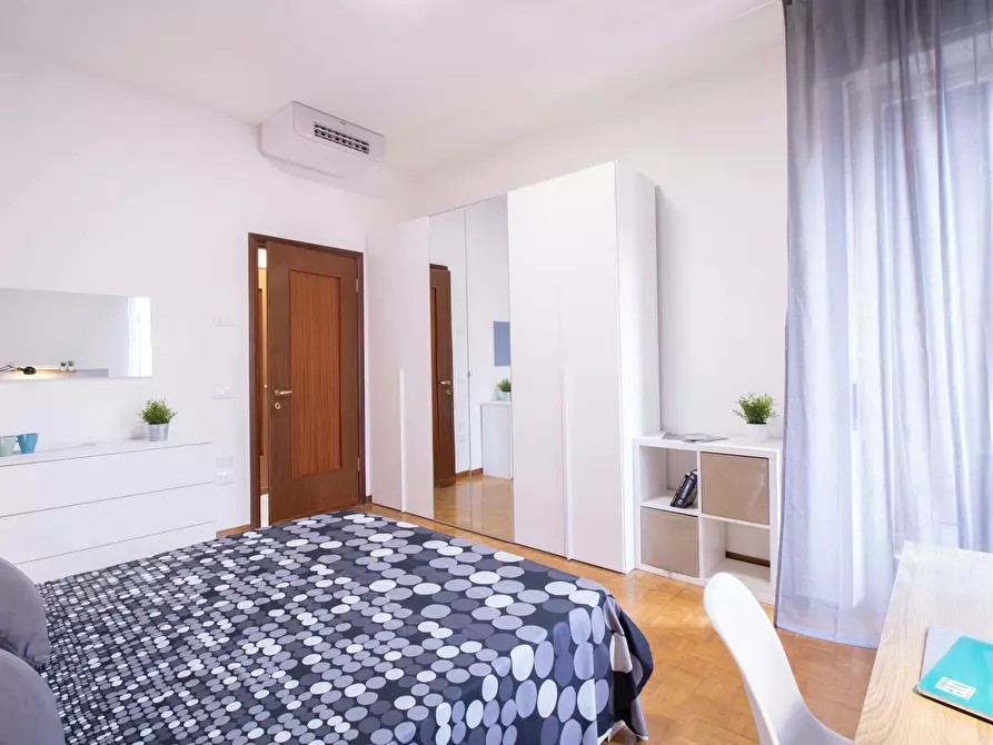 Immagine 3 di Camera in affitto  in Via Fiumicello a Verona
