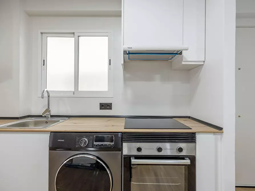 Immagine 10 di Camera in affitto  in Carrer de l'Arquitecte Arnau a Valencia