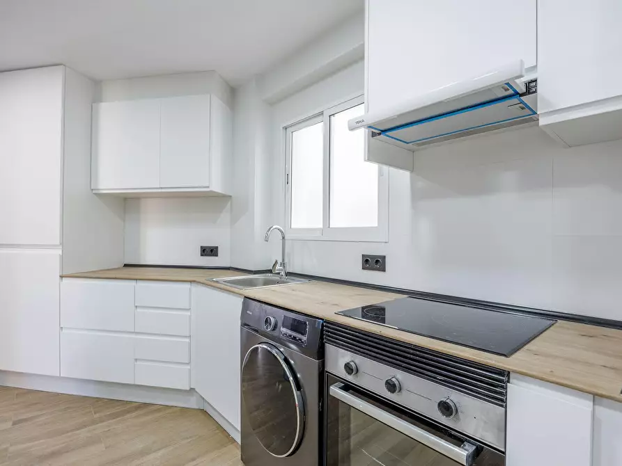 Immagine 9 di Camera in affitto  in Carrer de l'Arquitecte Arnau a Valencia