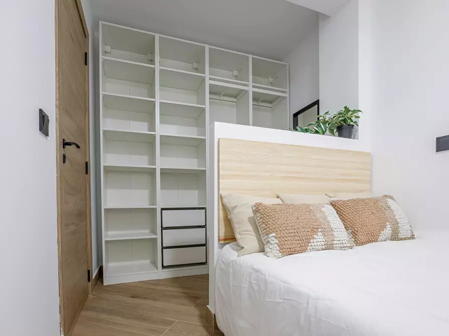 Immagine 2 di Camera in affitto  in Carrer de l'Arquitecte Arnau a Valencia