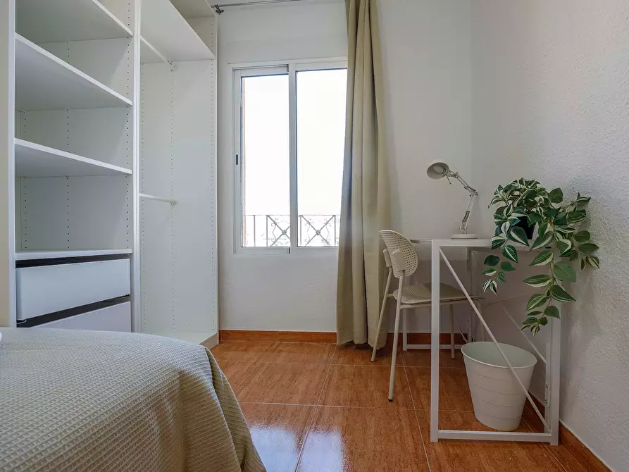 Immagine 4 di Camera in affitto  in Carrer del Baró de San Petrillo a Valencia