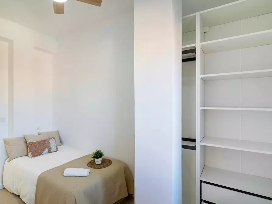 Immagine 4 di Camera in affitto  in Carrer de l'Escultor Josep Capuz a Valencia