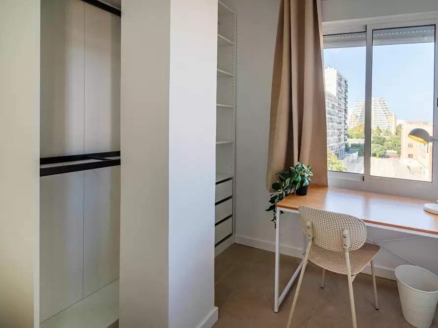 Immagine 3 di Camera in affitto  in Carrer de l'Escultor Josep Capuz a Valencia