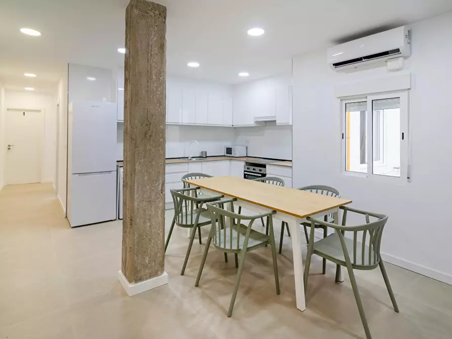 Immagine 8 di Camera in affitto  in Carrer de l'Escultor Josep Capuz a Valencia