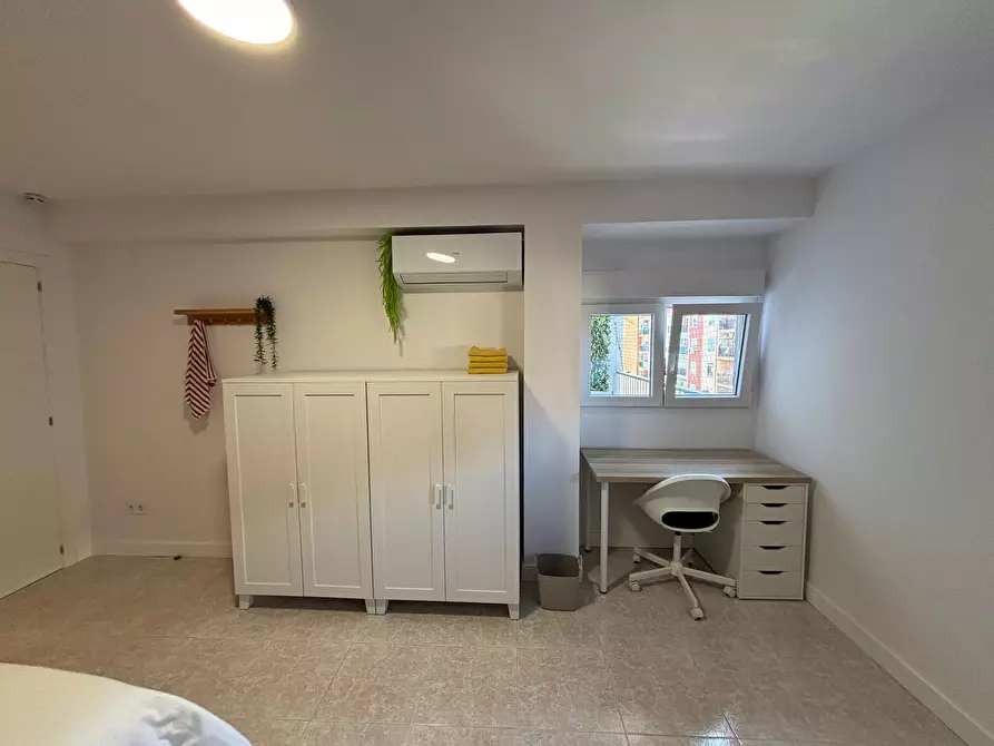 Immagine 3 di Camera in affitto  in Carrer de Rodrigo de Pertegás a Valencia