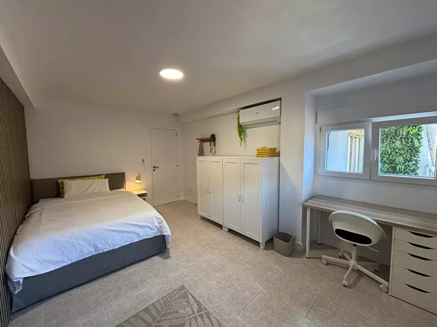 Immagine 2 di Camera in affitto  in Carrer de Rodrigo de Pertegás a Valencia