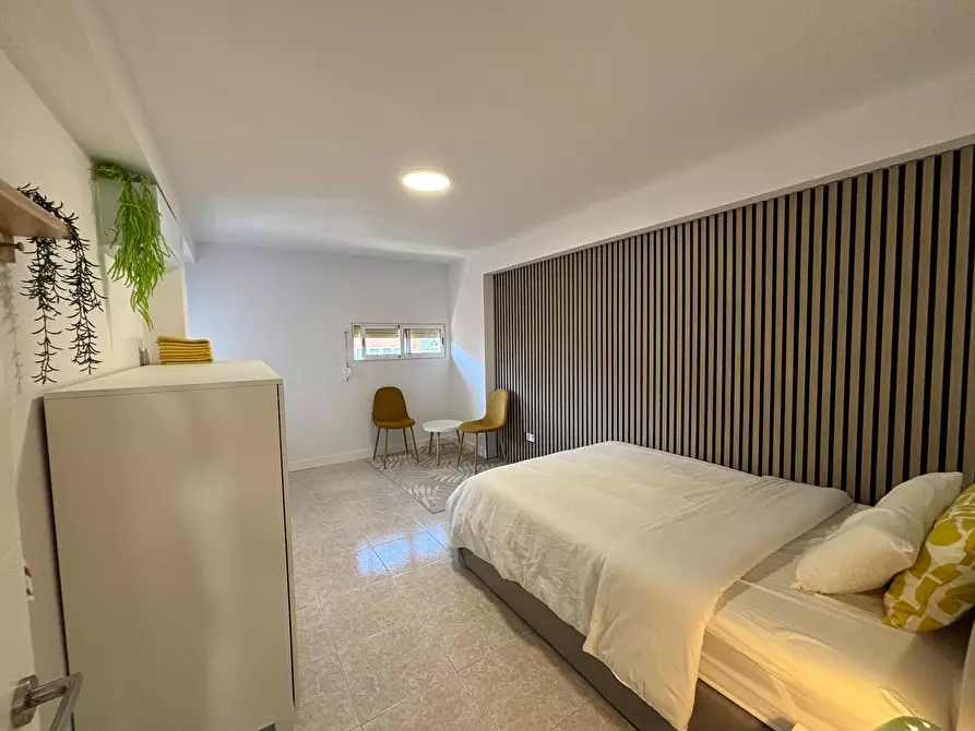 Immagine 1 di Camera in affitto  in Carrer de Rodrigo de Pertegás a Valencia