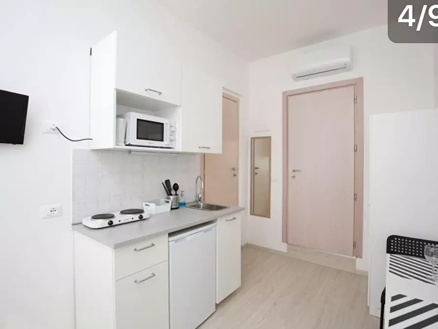 Immagine 4 di Appartamento in affitto  in Viale Principe Amedeo a Rimini