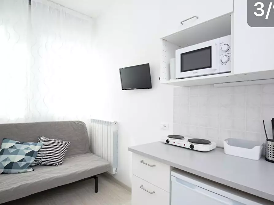 Immagine 3 di Appartamento in affitto  in Viale Principe Amedeo a Rimini