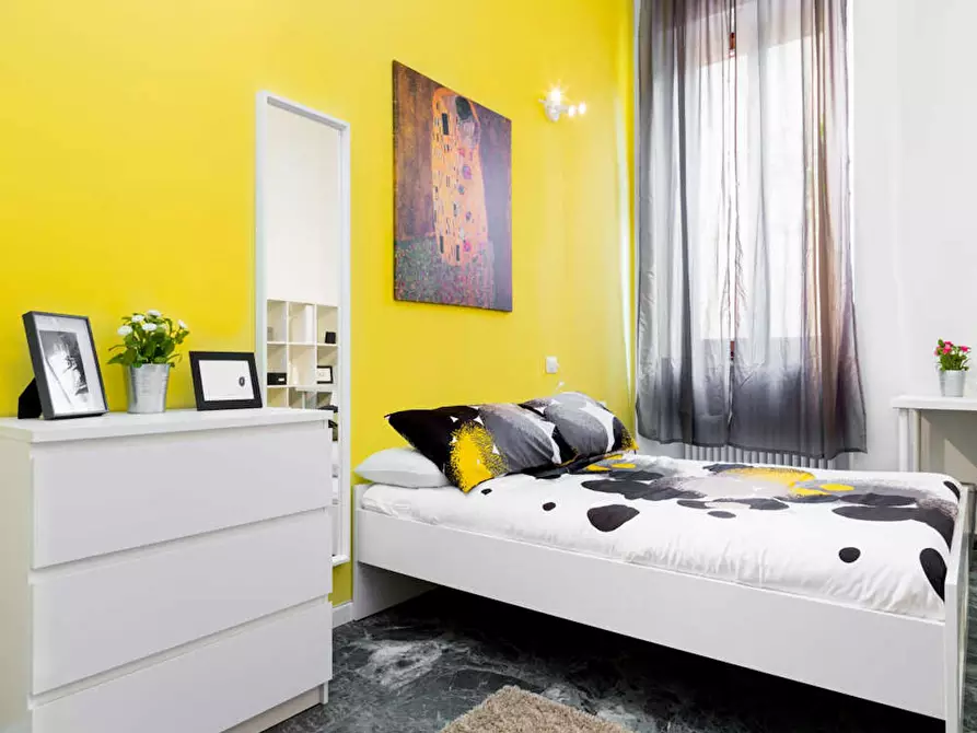 Immagine 1 di Camera in affitto  in Via Carlo Bertolazzi a Milano