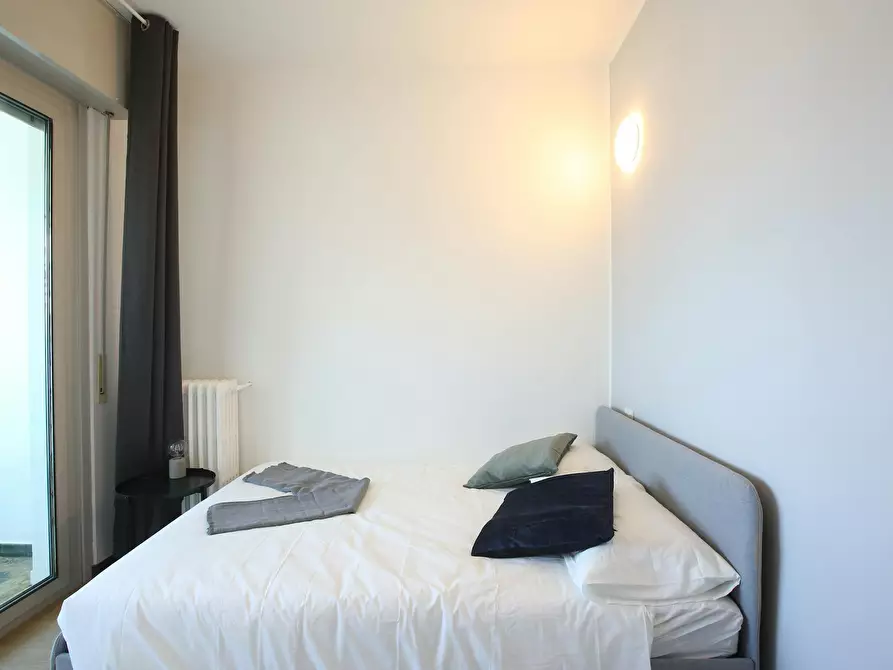 Immagine 5 di Camera in affitto  in Via Benjamin Constant a Milano