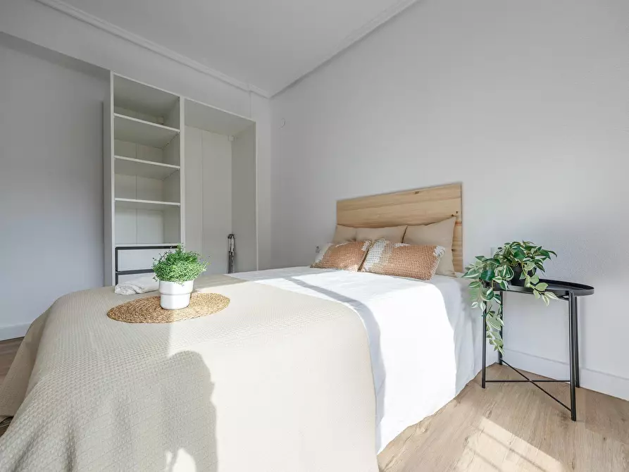 Immagine 5 di Camera in affitto  in Carrer de Reig Genovés a Valencia