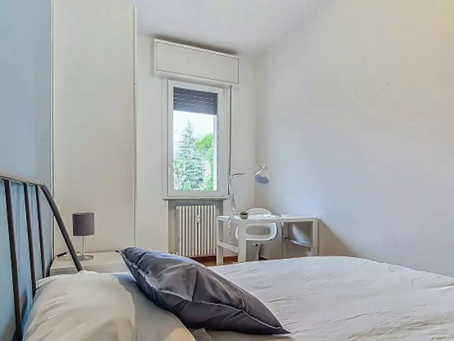 Immagine 2 di Camera in affitto  in Viale Roma a Forli'