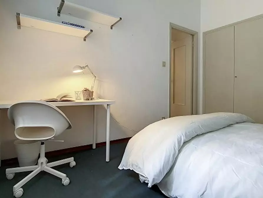 Immagine 3 di Camera in affitto  in Via R. Serra a Forli'