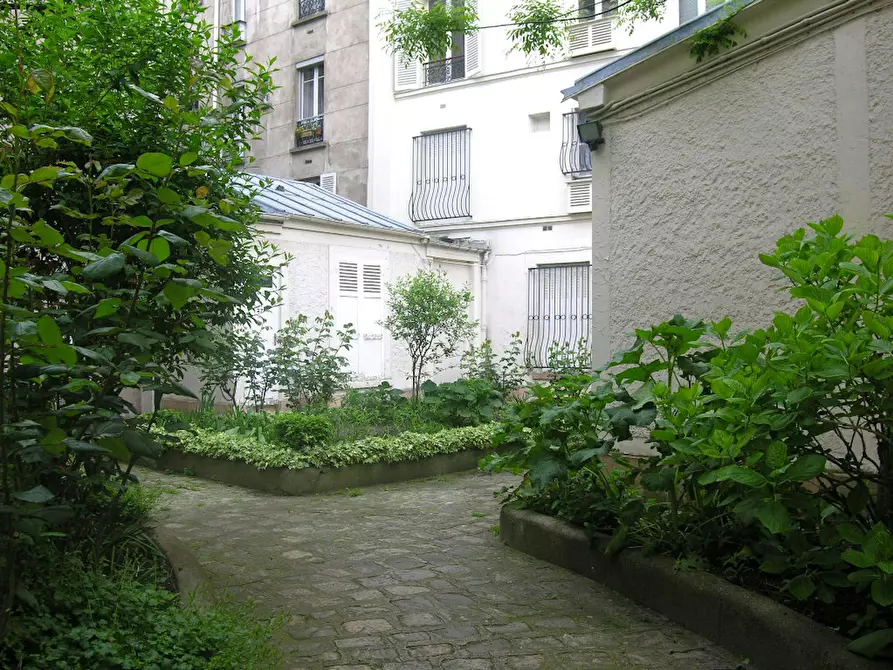 Immagine 6 di Appartamento in affitto  in Rue du Rendez-Vous a Paris