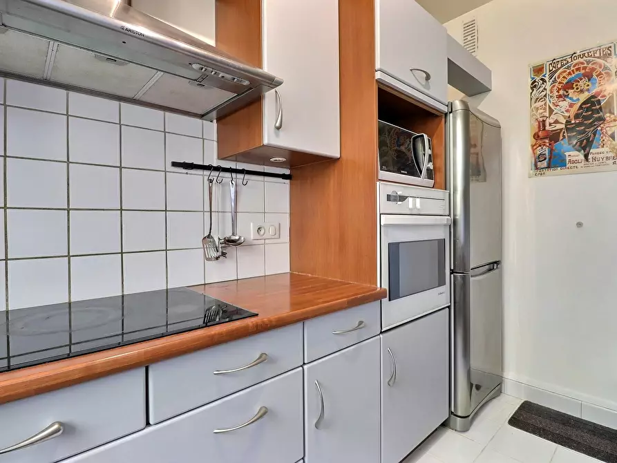 Immagine 9 di Appartamento in affitto  in Rue du Théâtre a Paris