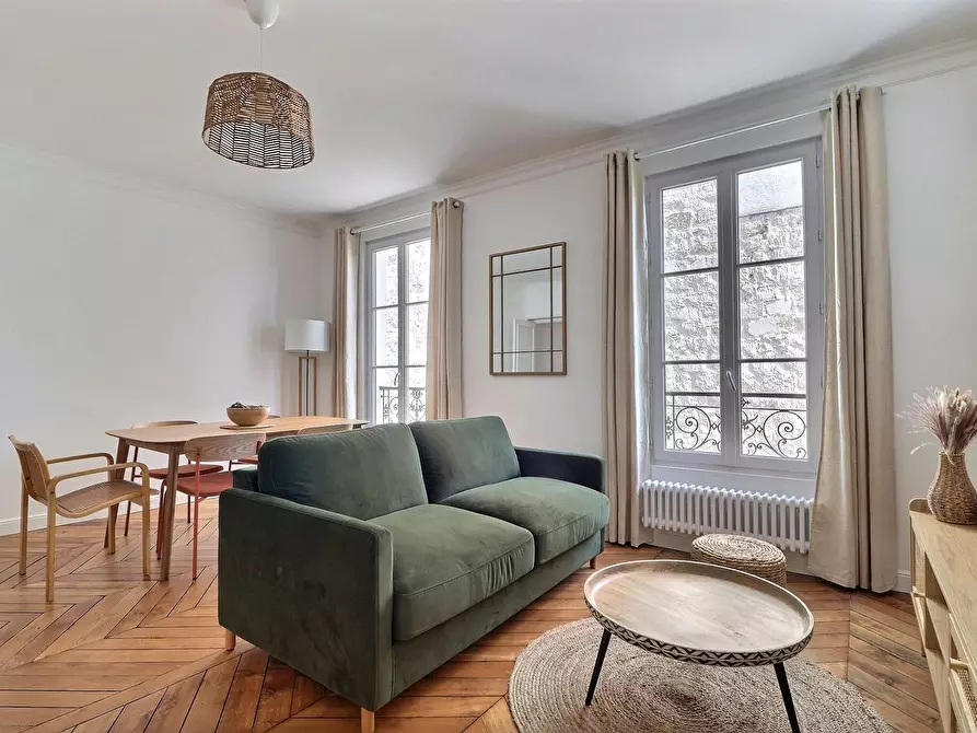 Immagine 1 di Appartamento in affitto  in Avenue de la Motte-Picquet a Paris 07