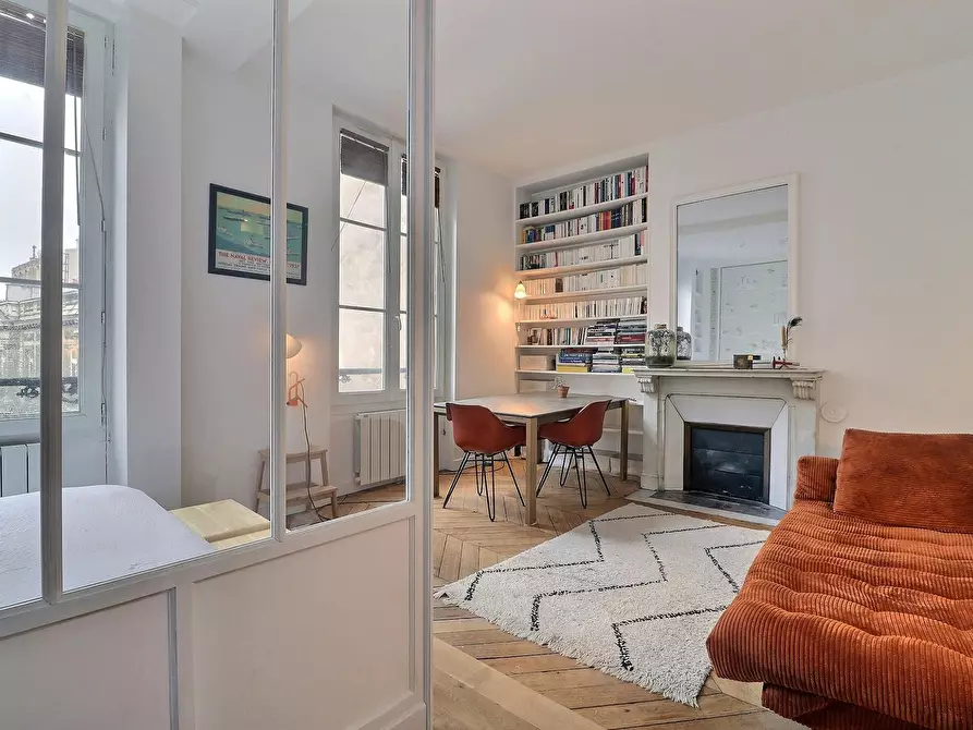 Immagine 1 di Appartamento in affitto  in Rue de Paradis a Paris