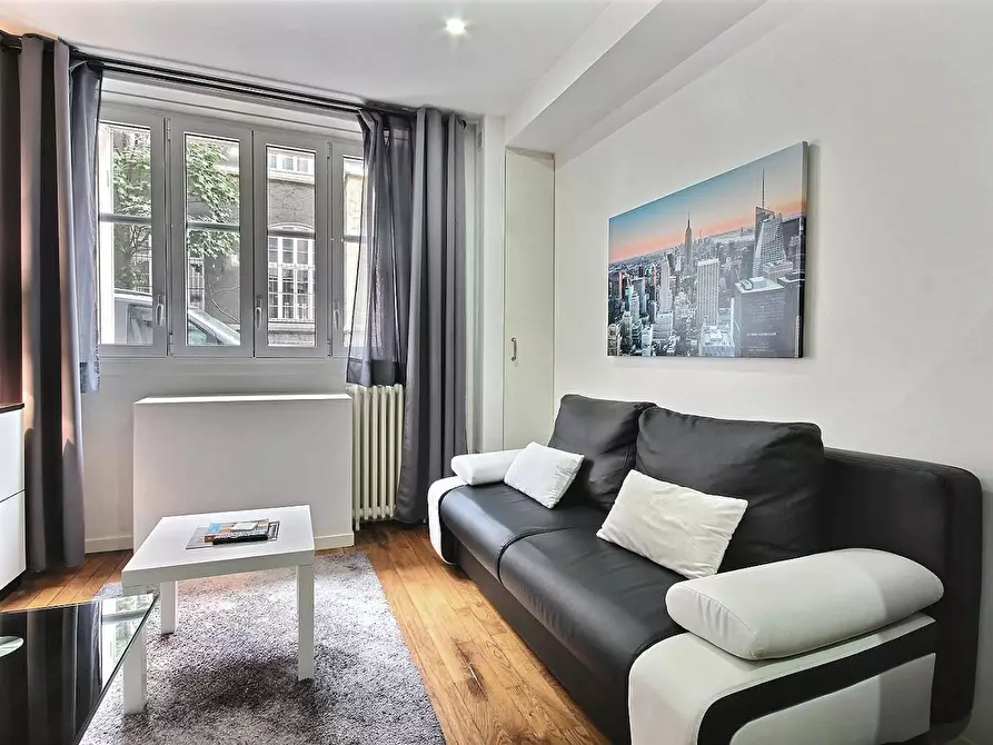 Immagine 3 di Appartamento in affitto  in Rue de l'Assomption a Paris 16