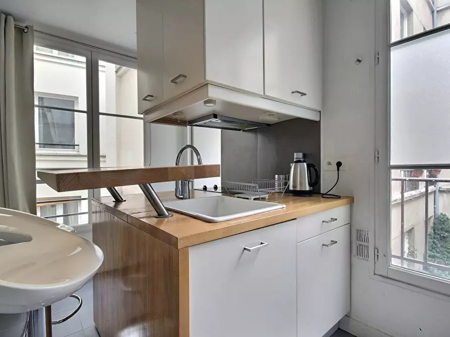 Immagine 5 di Appartamento in affitto  in Rue Keller a Paris