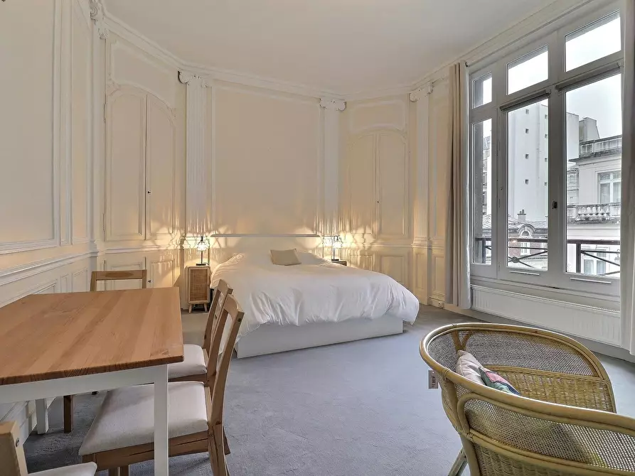 Immagine 1 di Appartamento in affitto  in Rue de Monceau a Paris 08