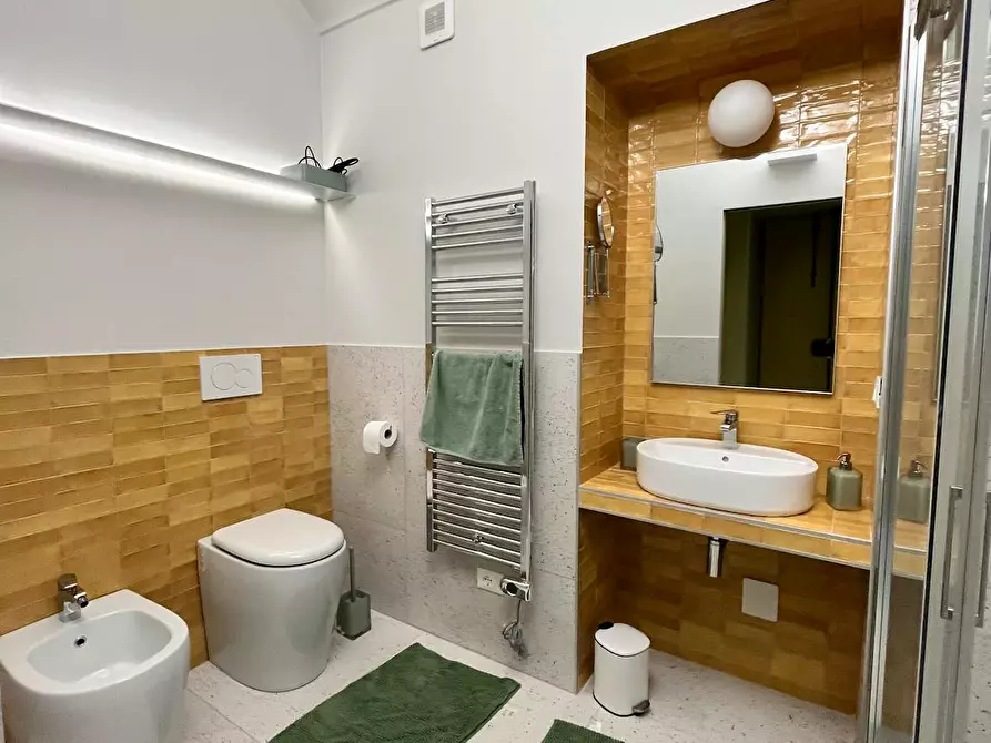 Immagine 10 di Appartamento in affitto  in Via Madama Cristina a Torino