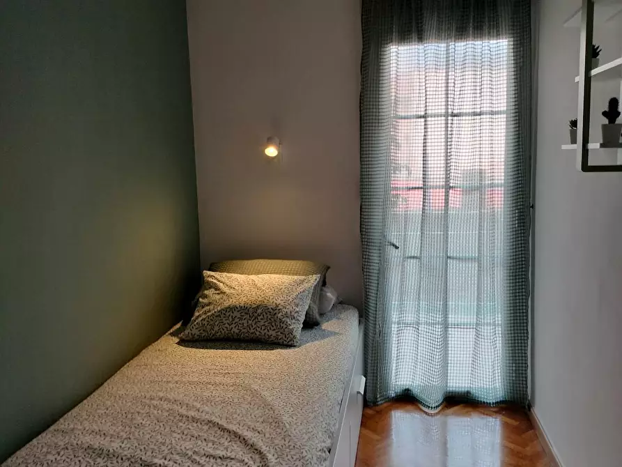 Immagine 4 di Camera in affitto  in Avinguda de Mistral a Barcelona