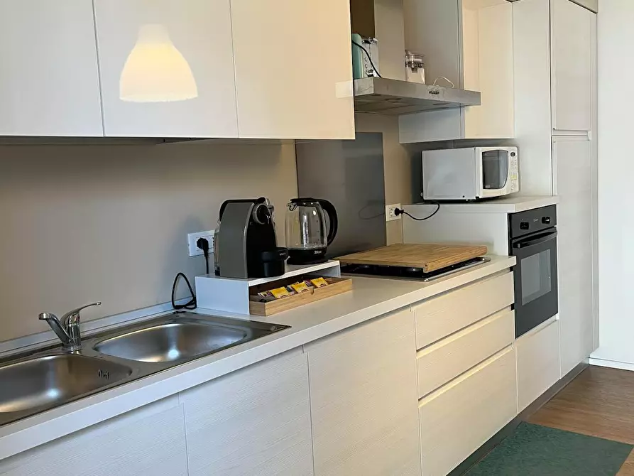 Immagine 10 di Camera in affitto  in Via Avellino a Padova