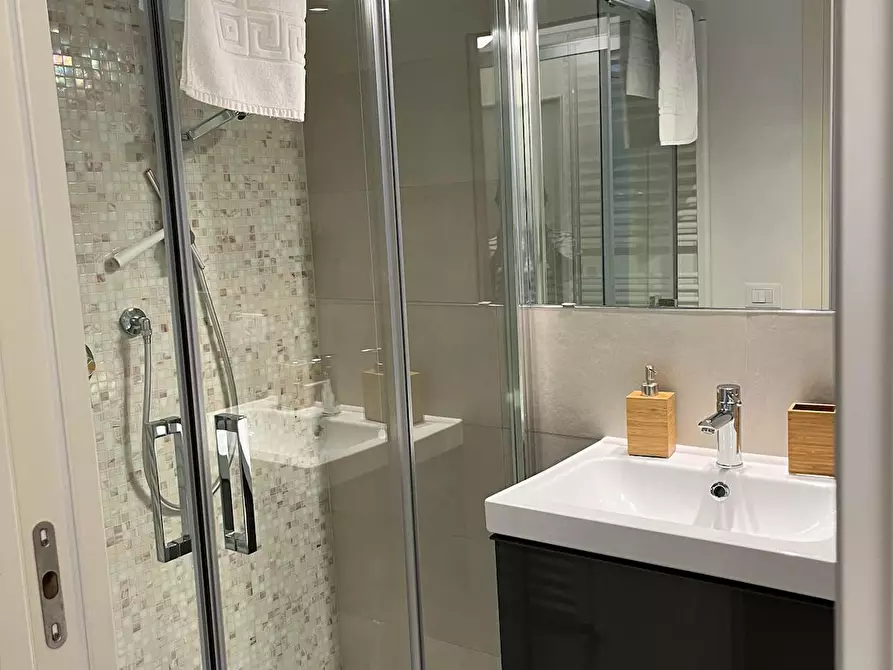 Immagine 8 di Camera in affitto  in Via Avellino a Padova