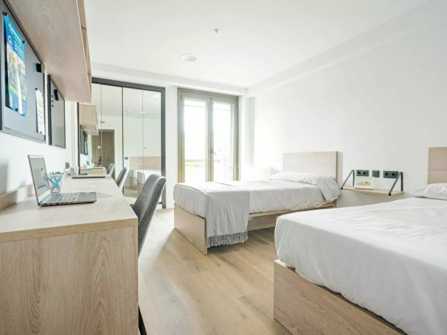 Immagine 2 di Camera condivisa in affitto  in Plaza Occidente a Campiello (La Manjoya)